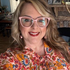 Meet your Posher, Marissa
